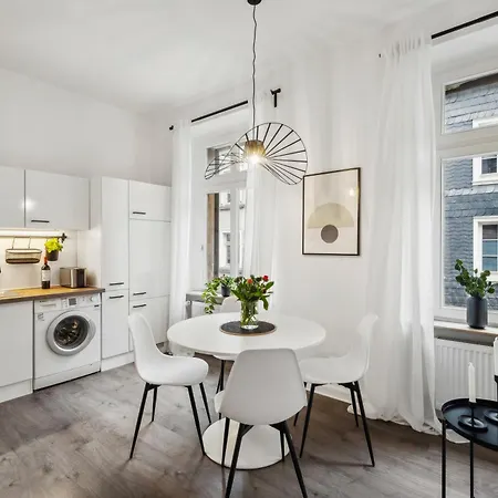 Zentral Wohnen Im Luisenviertel Kueche & Smart-tv ヴッパータール